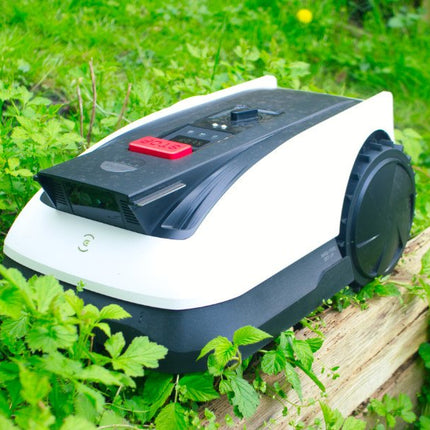 Ecovacs GOAT O800 RTK robot tondeuse test ambiance jardin