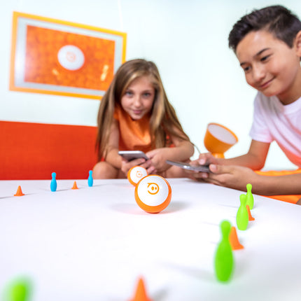 Sphero Mini et ses quilles pour des activités de jeu et de code