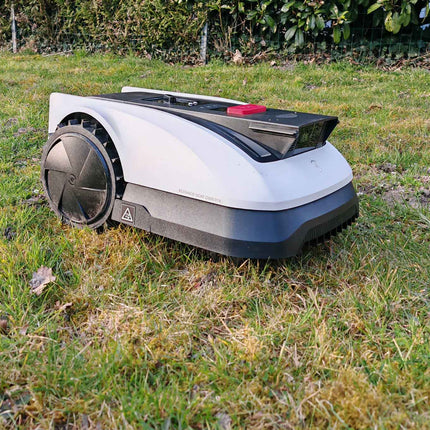 Ecovacs GOAT O800 RTK robot tondeuse test complet en jardin