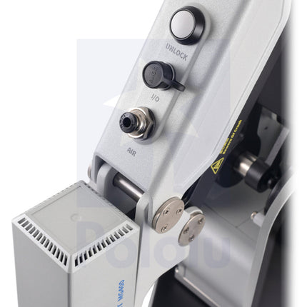 Bras robotique collaboratif Dobot MG400 sur etabli